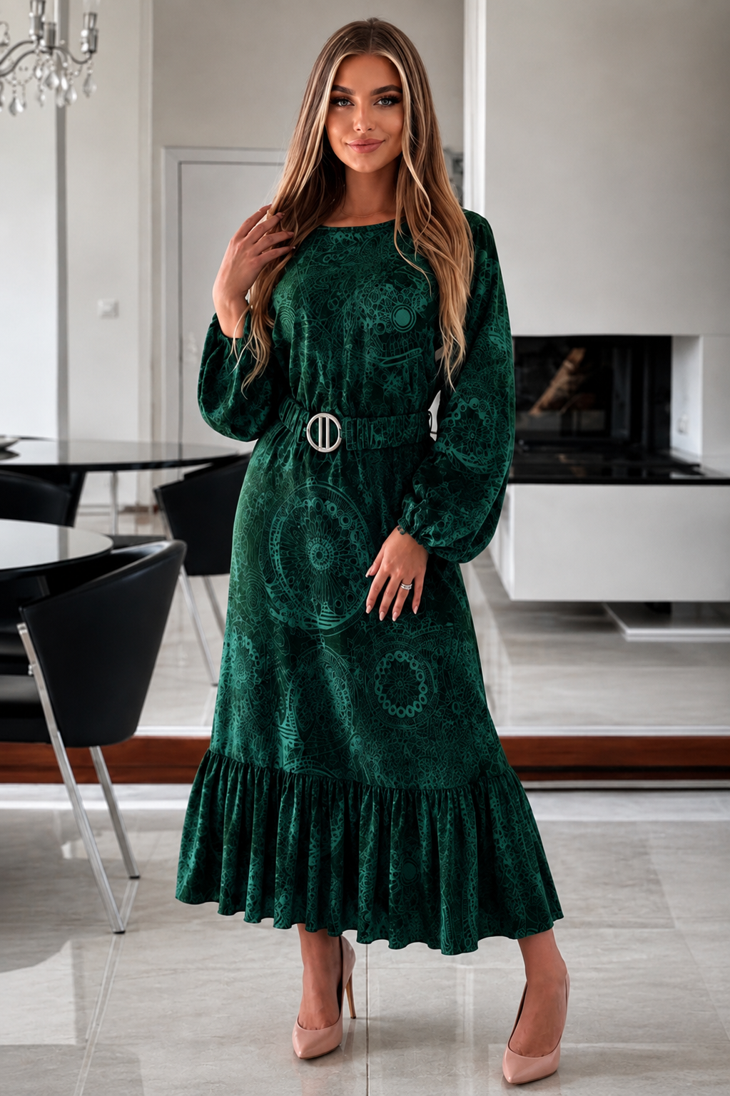 Dámske elegantné šaty dlhým rukávom a opaskom